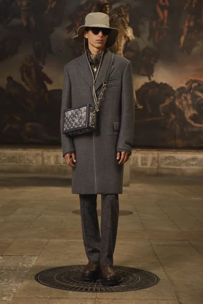 Look 1